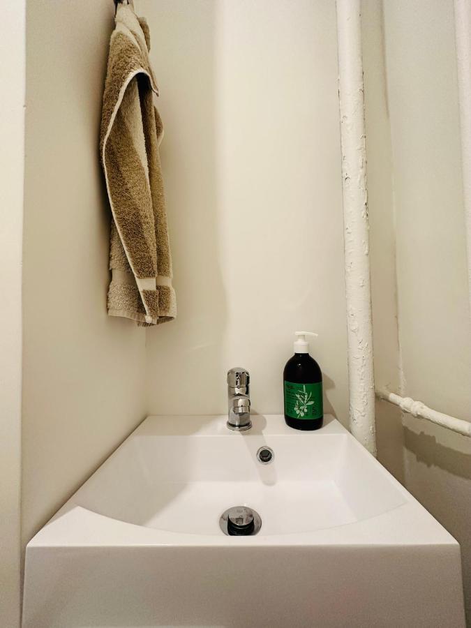 The Nice - 3 Rooms, 3Air Cond, 3Tv, 3Fans, 2 Wc, Wifi Everywhere 5Min Aeroport, Train, Beach, 1Min Tram, 15 Min Centre, Port, Parking Possible Extérieur photo